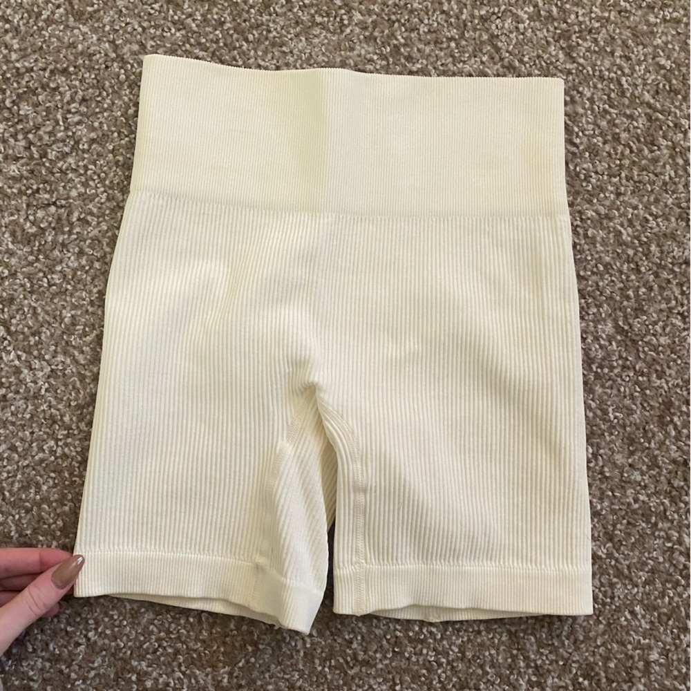 NWOT IVORY BIKE SHORTS